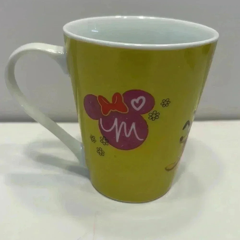 Disney Minnie‎ Mouse and friends coffee cup/mug 4” tall Mickey - Picture 2 of 4